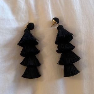 Black tásale earrings